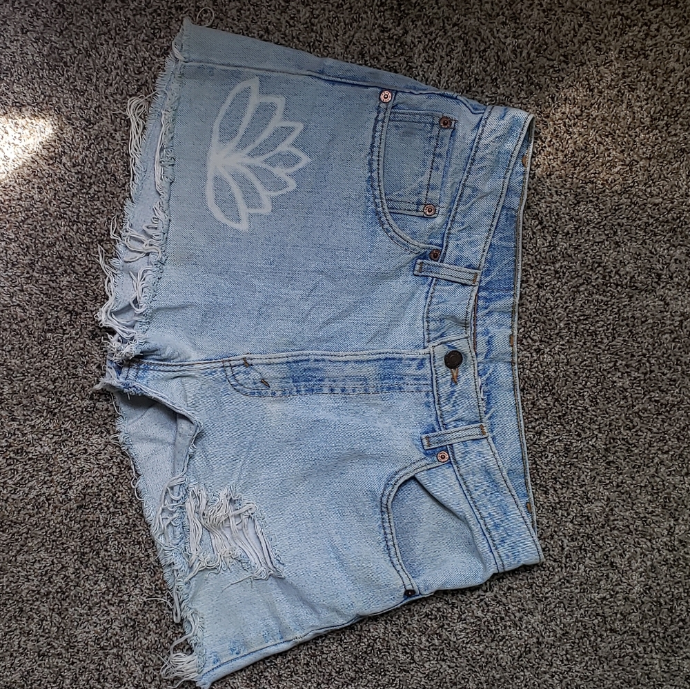 Light Wash Levi 550 Denim Shorts
